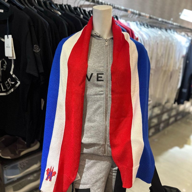 💎Han's house精品服飾💎moncler 羊毛 圍巾 意大利製 可水手洗 現貨 29 X 165CM-3