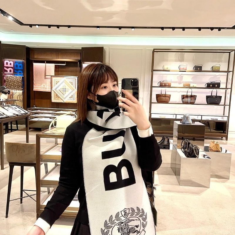 💎Han's house精品服飾💎Burberry 圍巾 羊毛 義大利製 中性 188X30cm-4