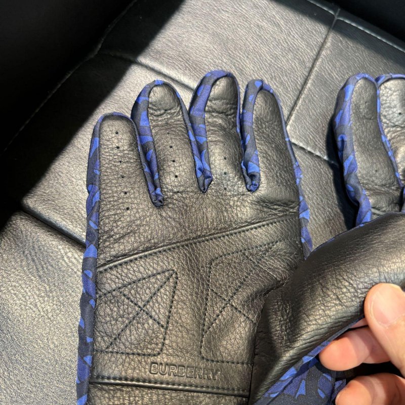 💎Han's house精品服飾💎Burberry 經典款 格紋 小羊皮 羊毛 手套-3