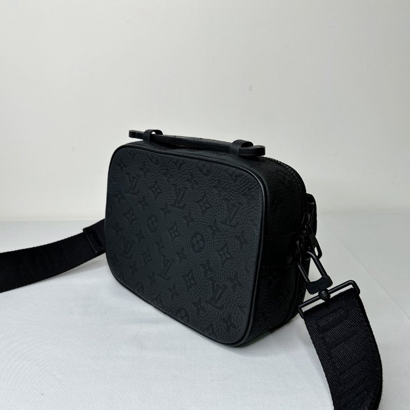 LV 全新S Lock牛皮壓花郵差包-4