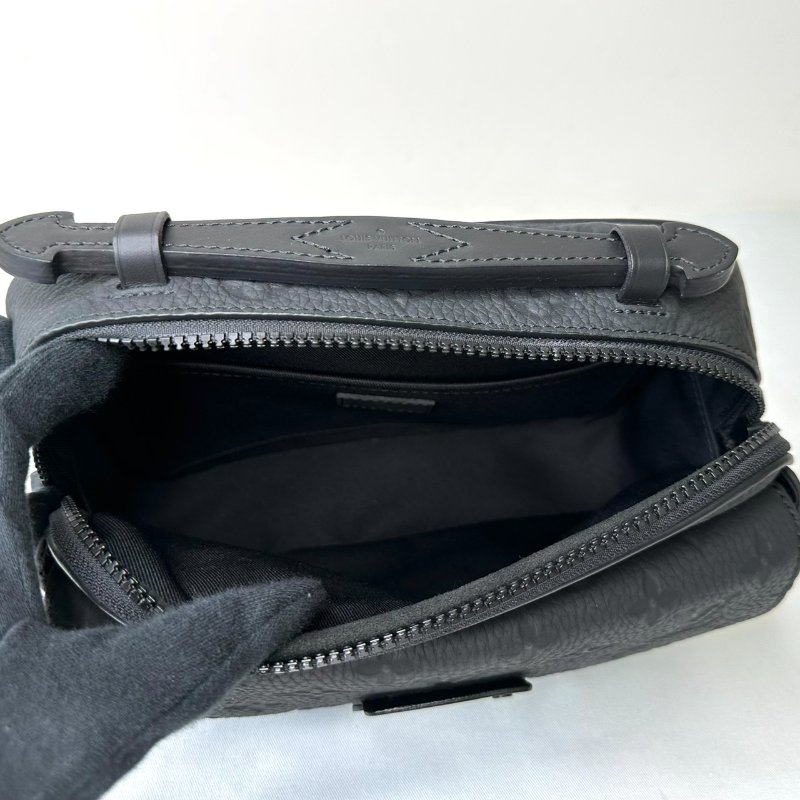 LV 全新S Lock牛皮壓花郵差包-7