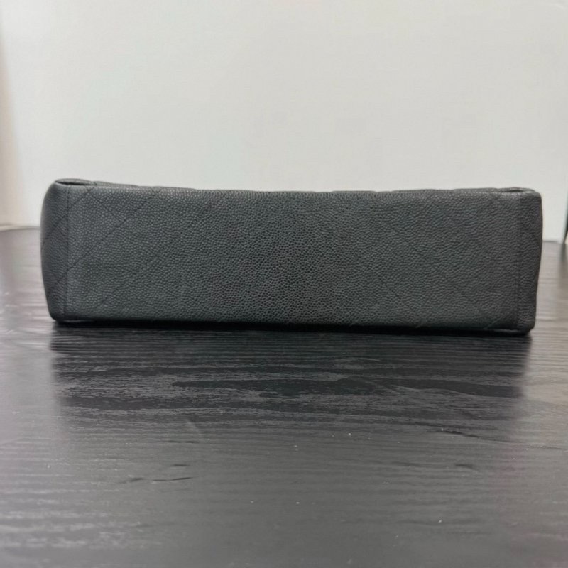 CHANEL maxi 黑金荔枝牛皮穿鏈肩背斜背包 30*22*9 98新配件塵袋-3