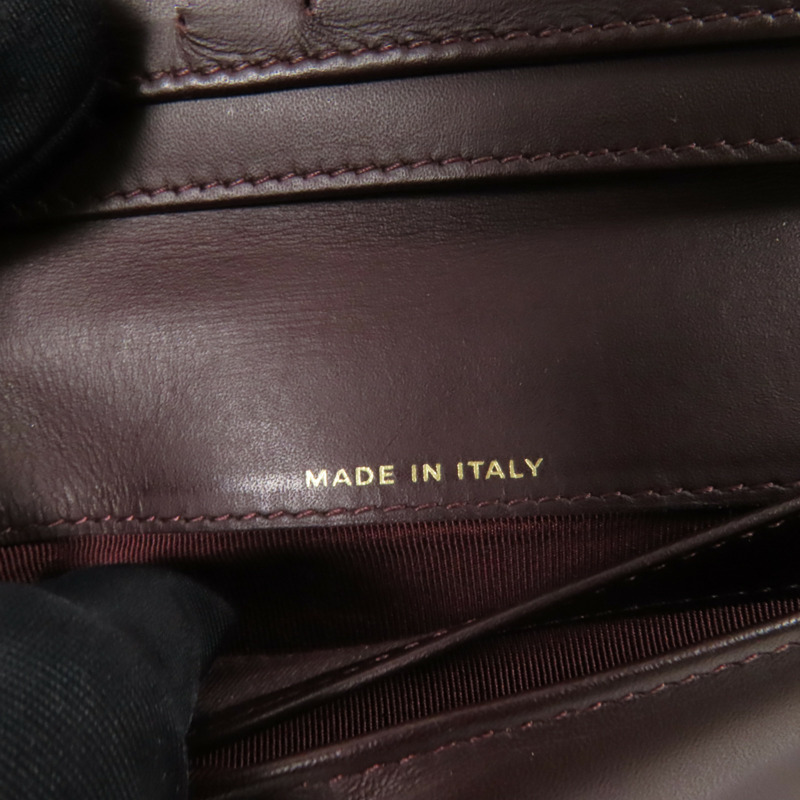 CHANEL 牛皮皮革Fold Wallet金扣錢包-7