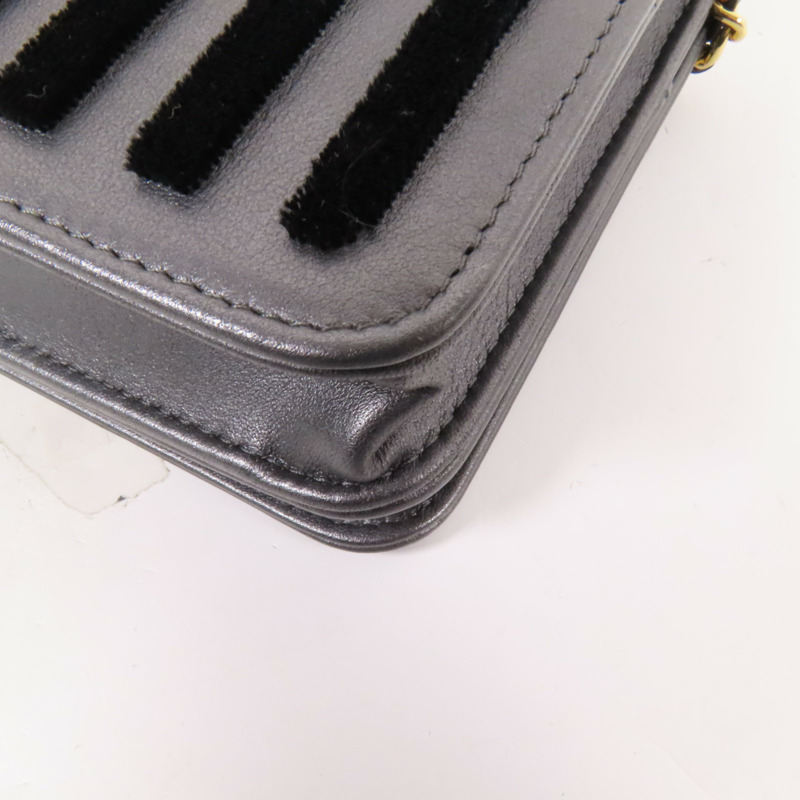 CHANEL 牛皮皮革/天鵝絨WOC Wallet On Chain金扣鏈帶肩背袋-12