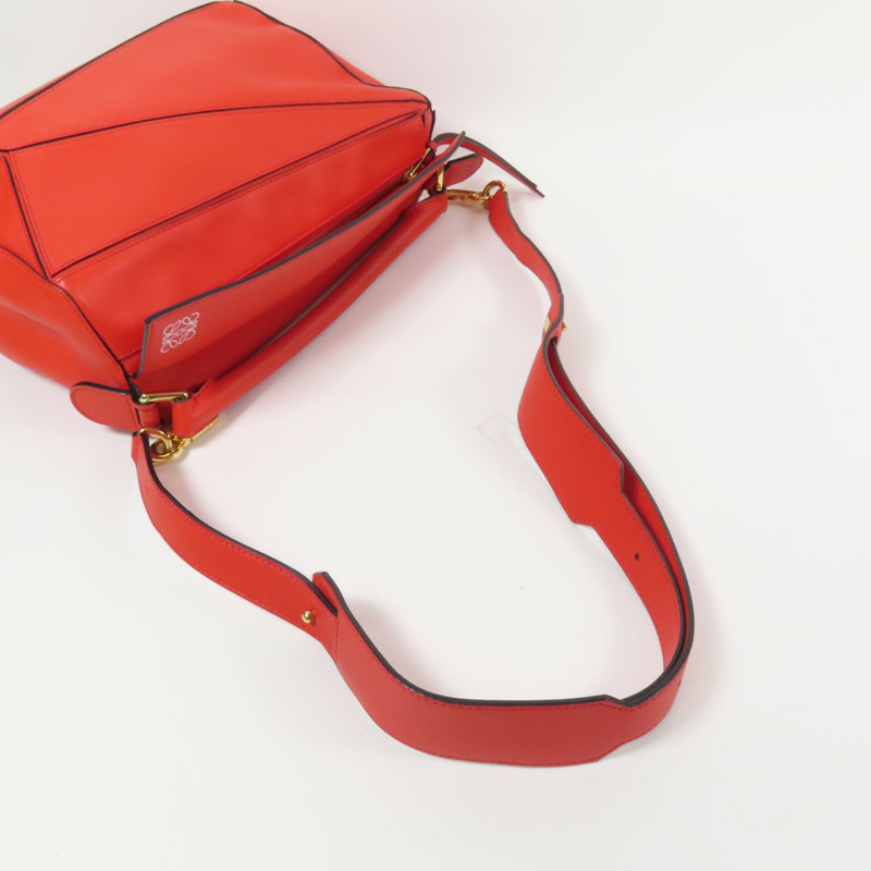 LOEWE 牛皮皮革Puzzle Medium金扣手挽肩背兩用袋-4