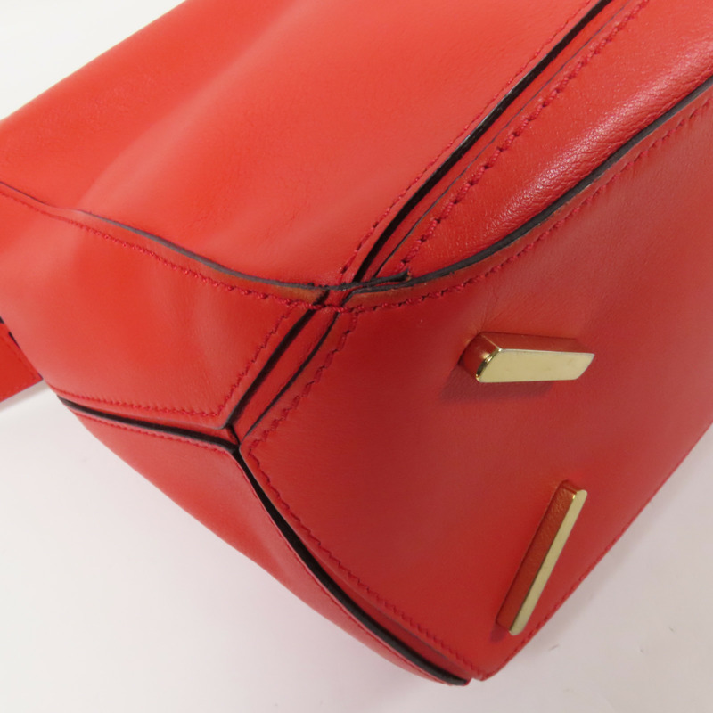 LOEWE 牛皮皮革Puzzle Medium金扣手挽肩背兩用袋-10