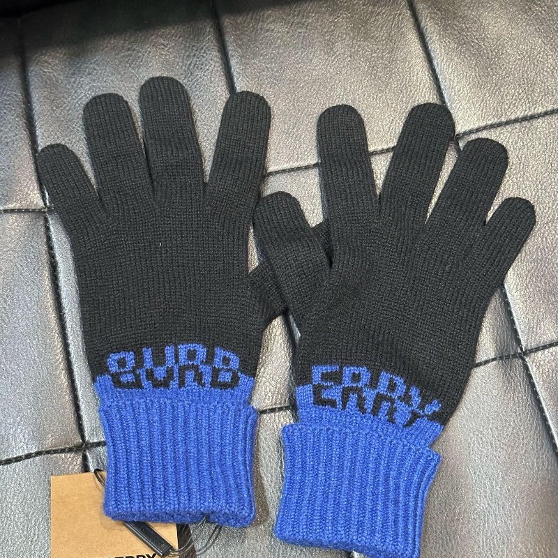 💎Han's house精品服飾💎Burberry 手套 現貨 原價8400-0