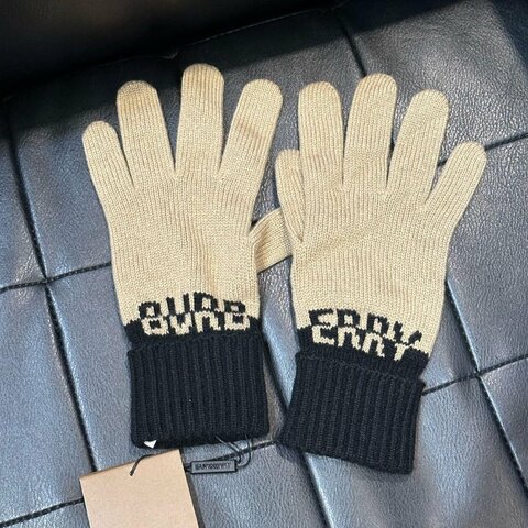 💎Han's house精品服飾💎Burberry 手套 現貨 原價8400