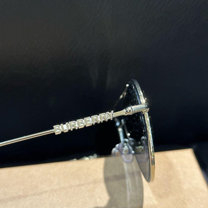 💎Han's house精品服飾💎BURBERRY 立體字母 LOGO 墨鏡 太陽眼鏡 現貨-3