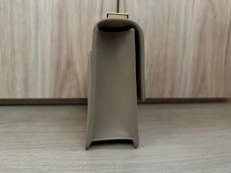 Dior Small 30 Montaigne Bag 小號 奶茶色 蒙田包-3