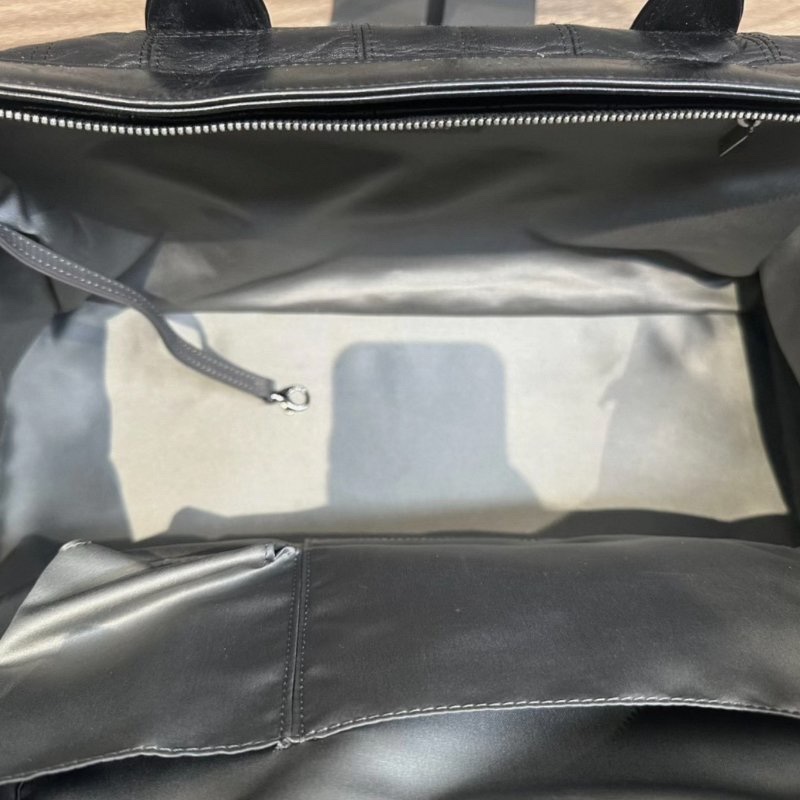 CHANEL 黑色肩背托特包 40*26*20 98新配件塵袋-1