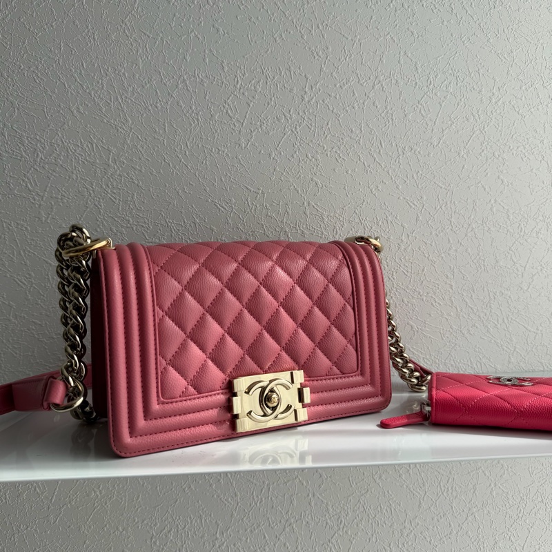 Chanel荔枝粉色金Boy20公分-0