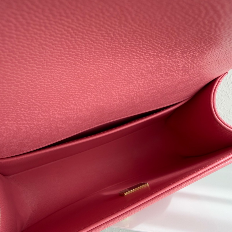 Chanel荔枝粉色金Boy20公分-13