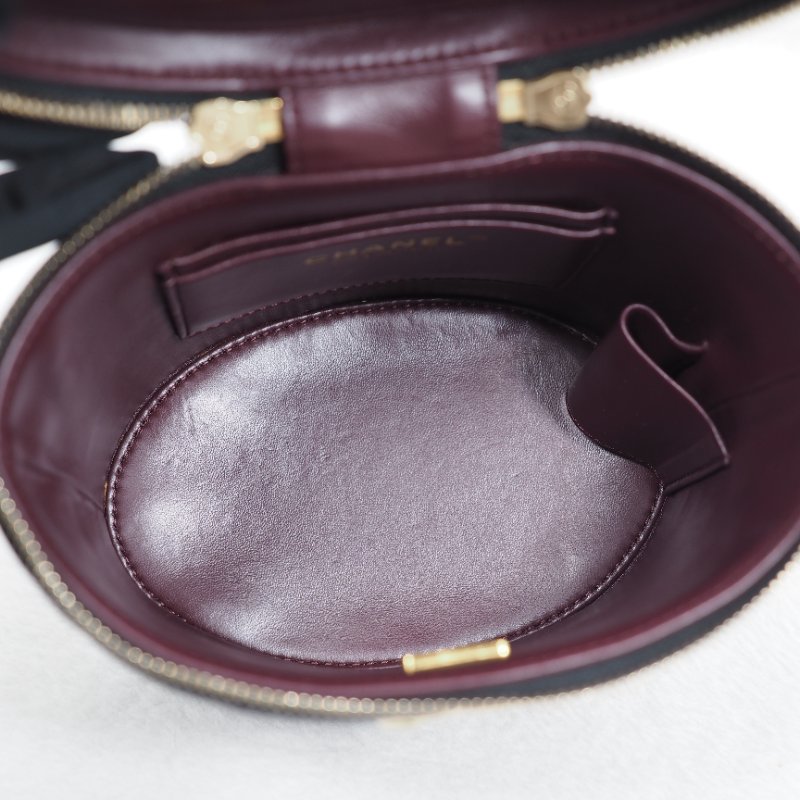CHANEL 黑色金扣vanity case 晶片款-11