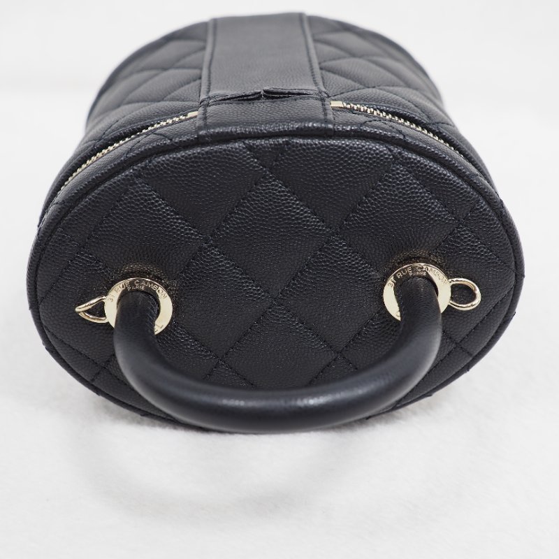 CHANEL 黑色金扣vanity case 晶片款-16