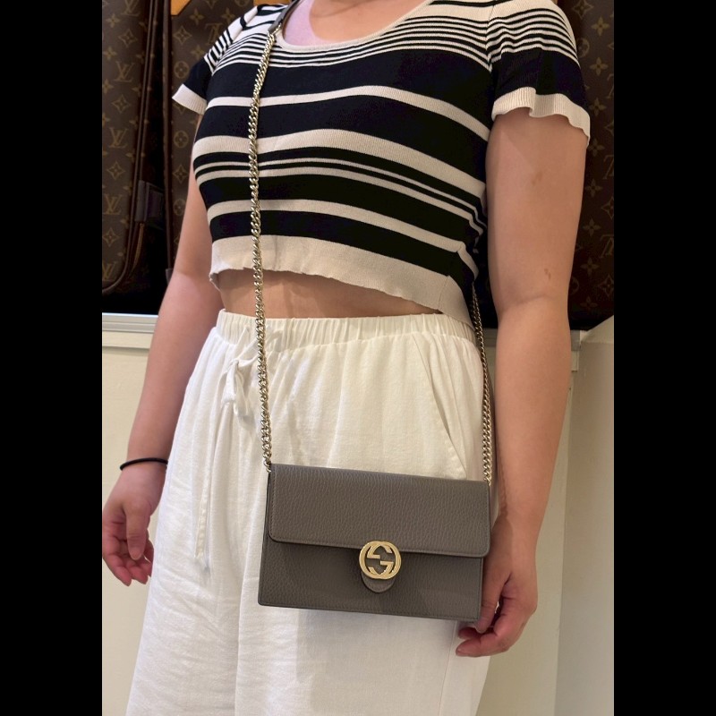 Gucci 淡金鍊灰皮鍊帶小包 WOC-3