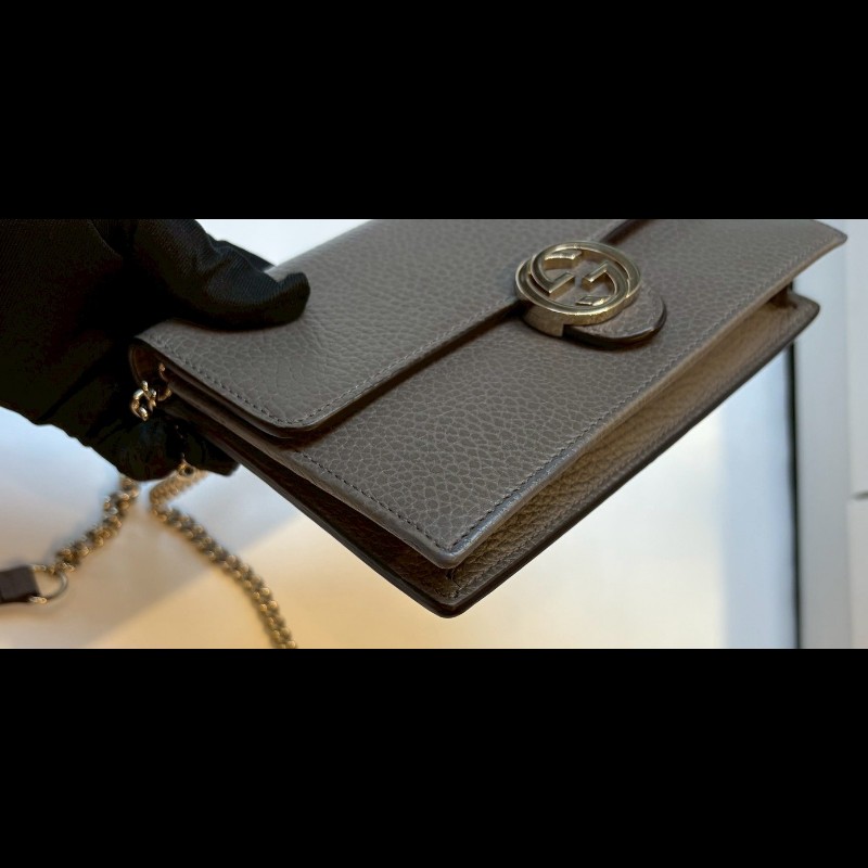 Gucci 淡金鍊灰皮鍊帶小包 WOC-11