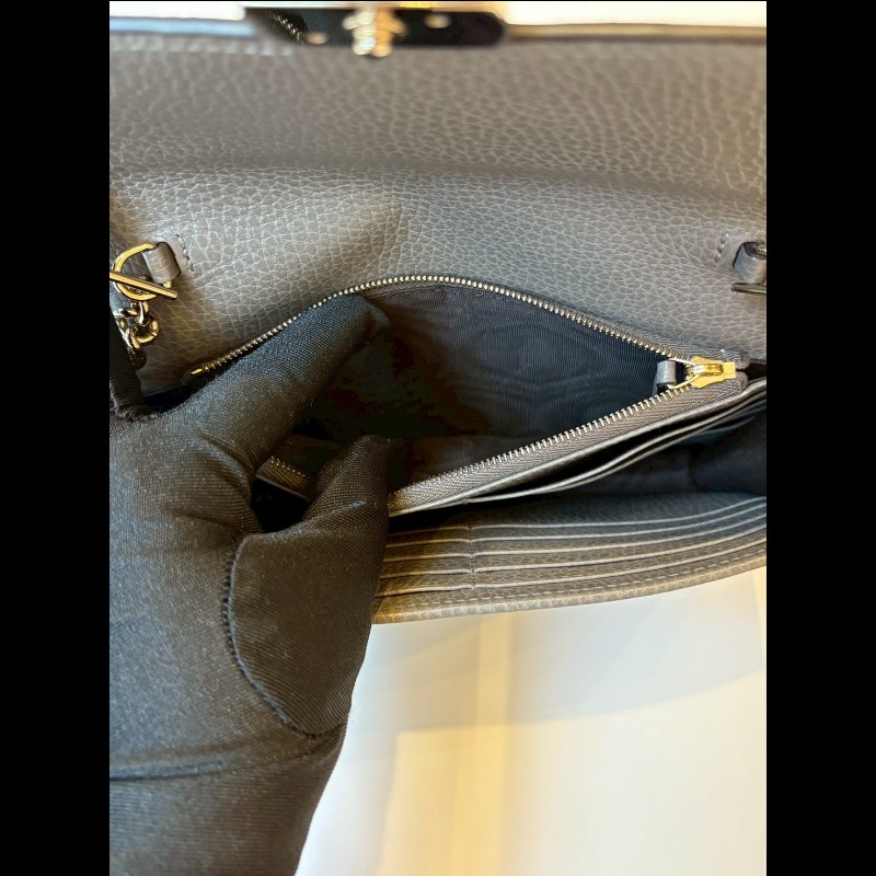 Gucci 淡金鍊灰皮鍊帶小包 WOC-16