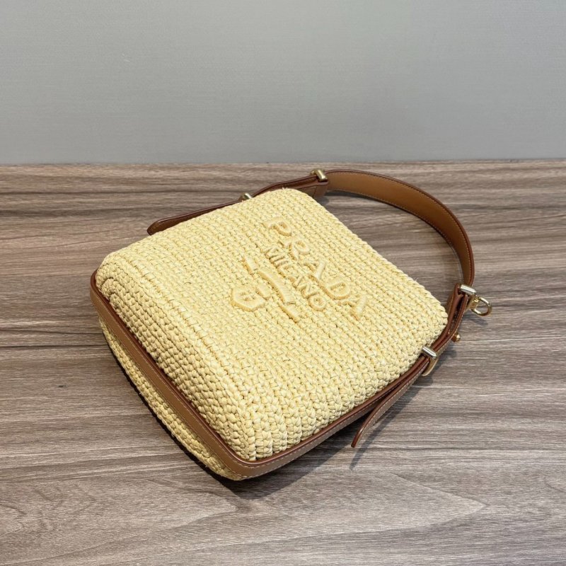 PRADA 刺繡編織米色肩背斜背水桶包 17*18*8 98新配件塵袋-1