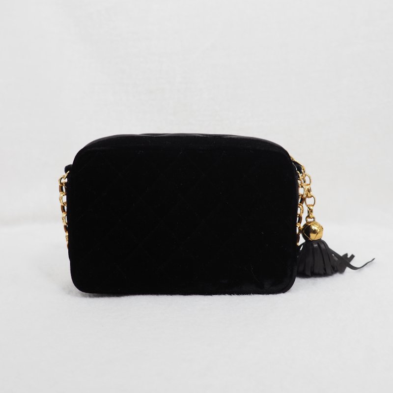 CHANEL 黑色金扣絲絨面相機包-2