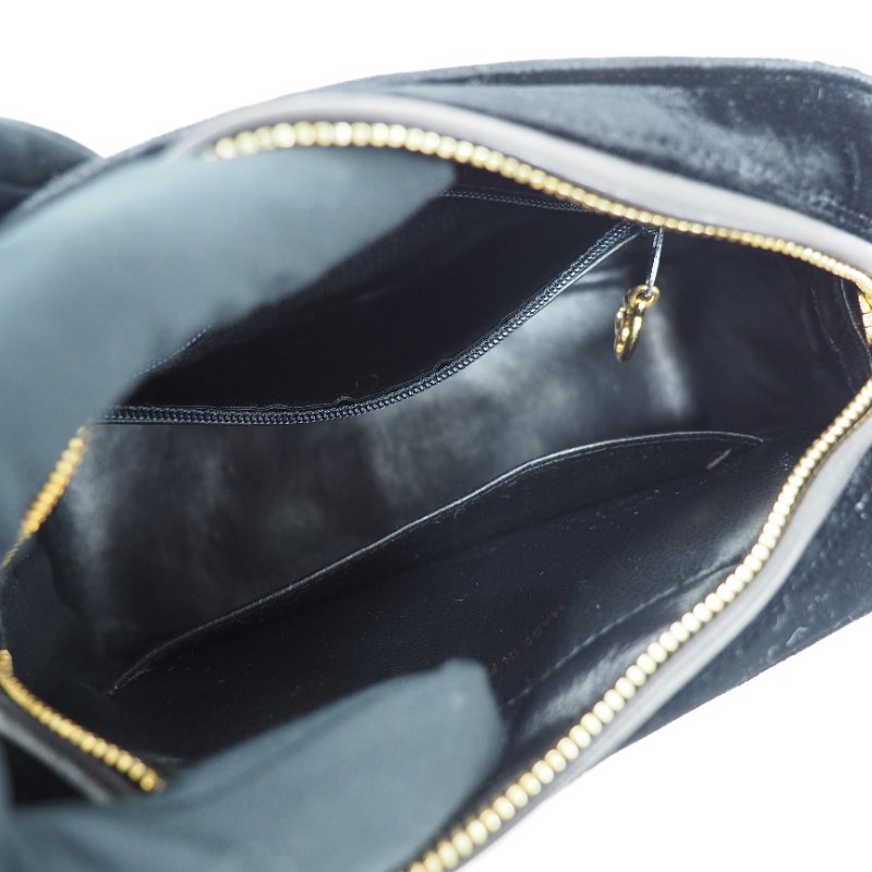 CHANEL 黑色金扣絲絨面相機包-11