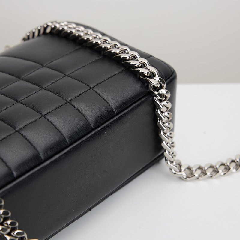 二手Burberry Lola 小號鍊包/黑銀-6