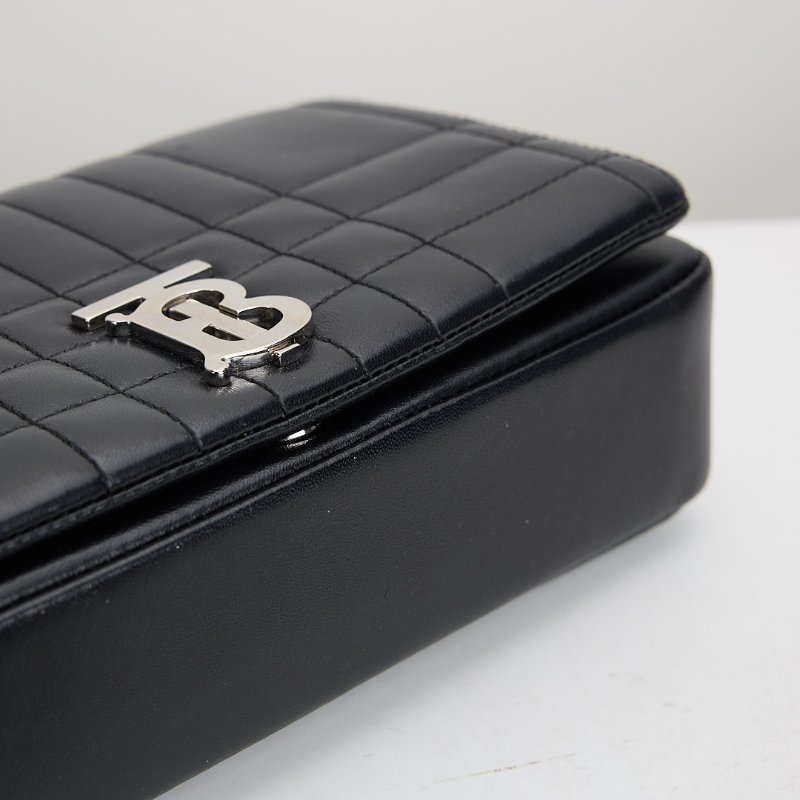 二手Burberry Lola 小號鍊包/黑銀-11