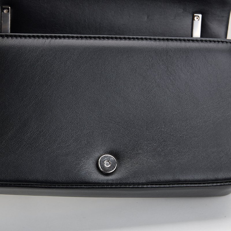 二手Burberry Lola 小號鍊包/黑銀-18