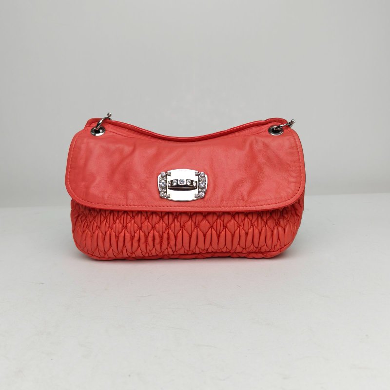 MIU MIU 紅色羊皮銀扣褶皺寶石鏈條單肩包肩背包-0
