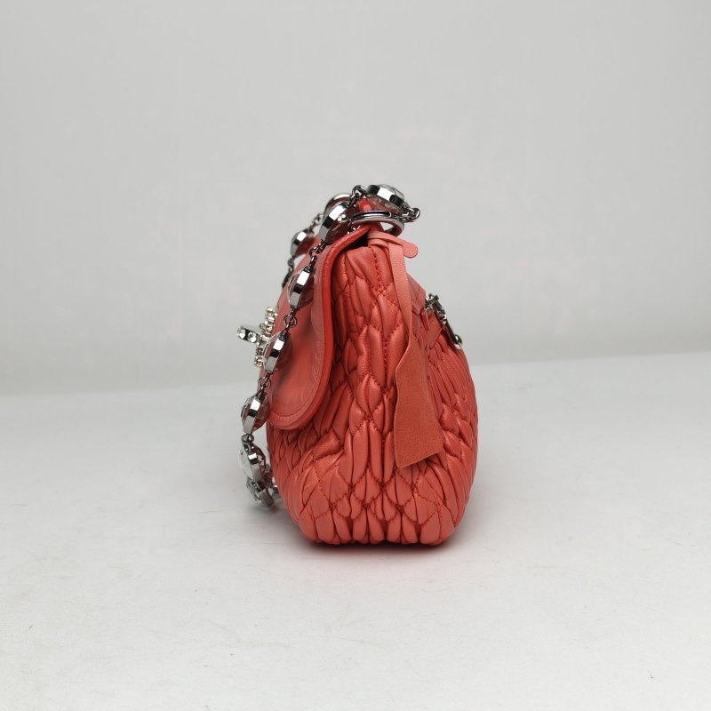 MIU MIU 紅色羊皮銀扣褶皺寶石鏈條單肩包肩背包-3