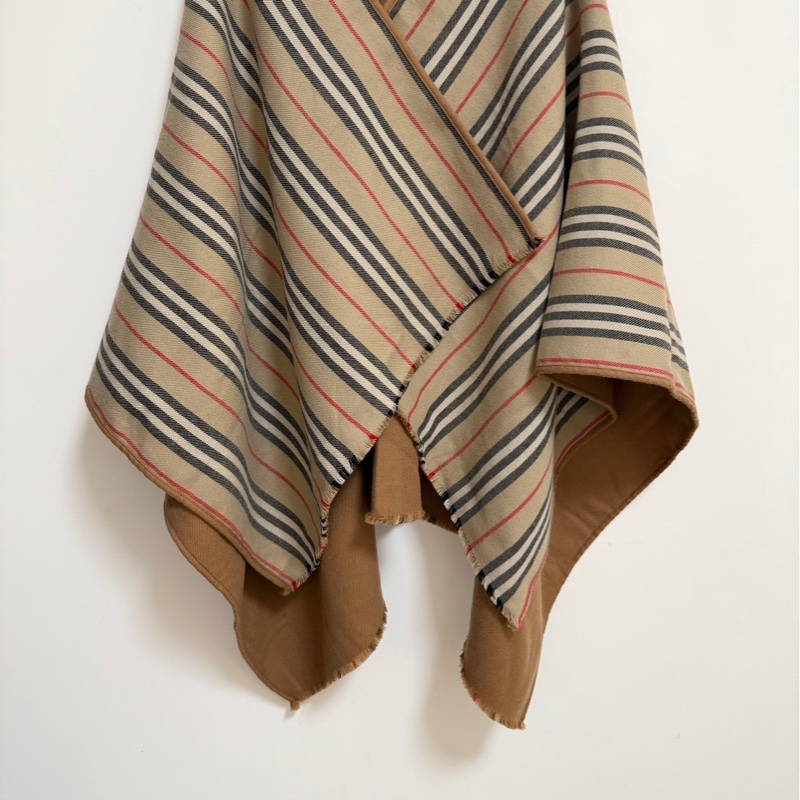 Burberry Icon Stripe 雙面羊毛斗篷 經典配色 披肩-10