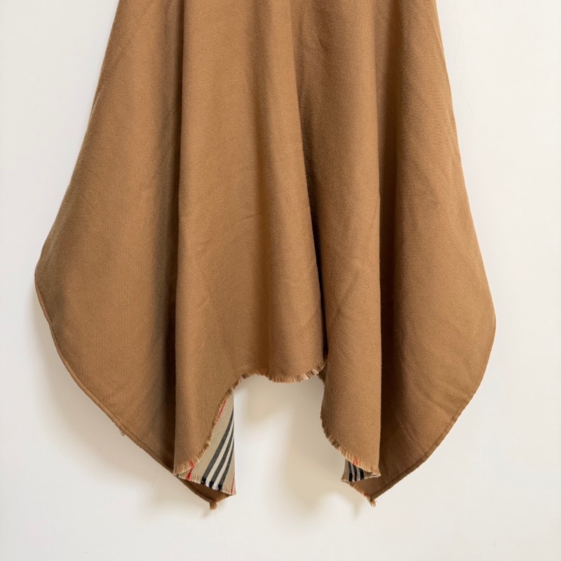 Burberry Icon Stripe 雙面羊毛斗篷 經典配色 披肩-11