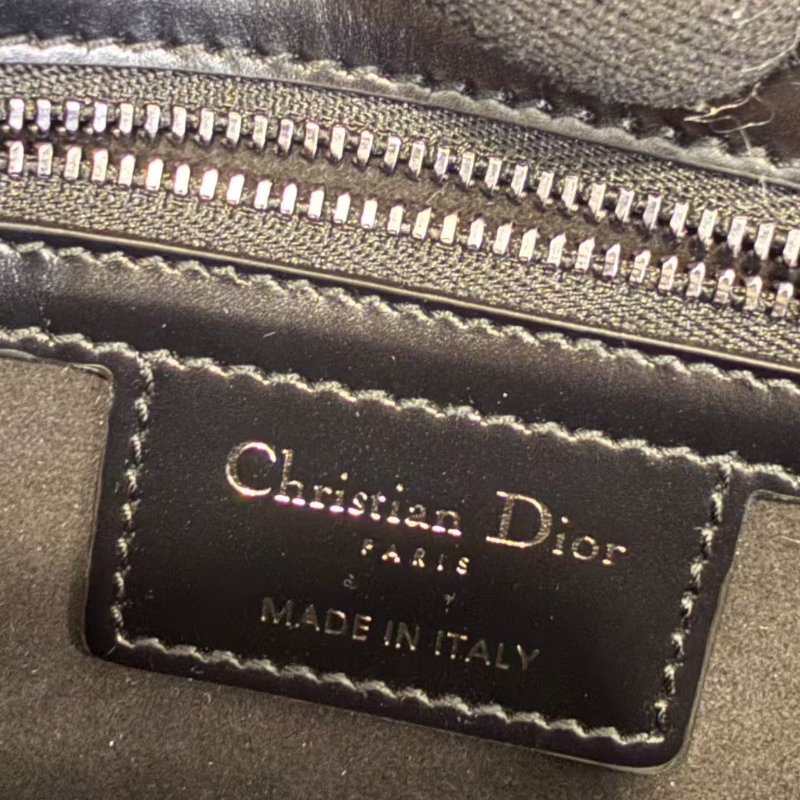 誠可議Dior 黑銀藤格紋 camp 小號郵差包 24*16*8 99新配件塵袋-3