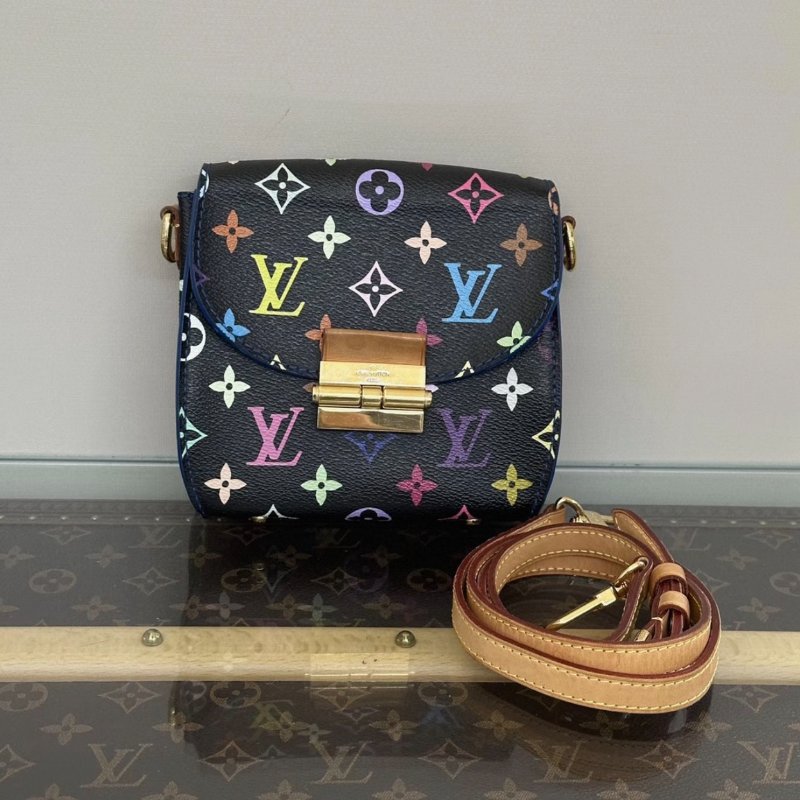 LV 黑三彩絕版小豬斜背包 16*15*6 98新配件塵袋-0