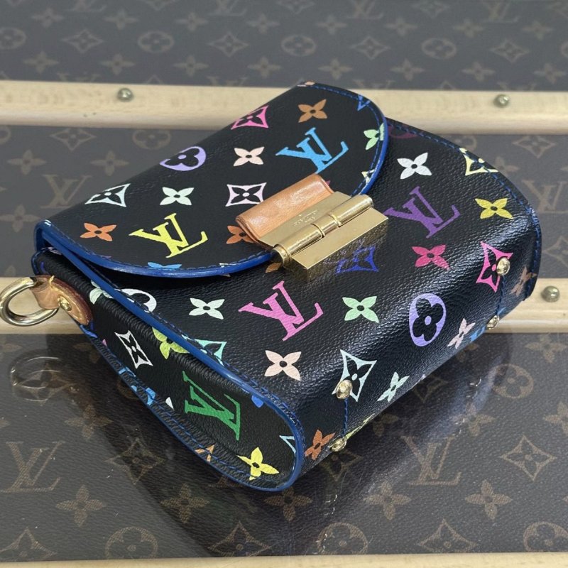 LV 黑三彩絕版小豬斜背包 16*15*6 98新配件塵袋-2