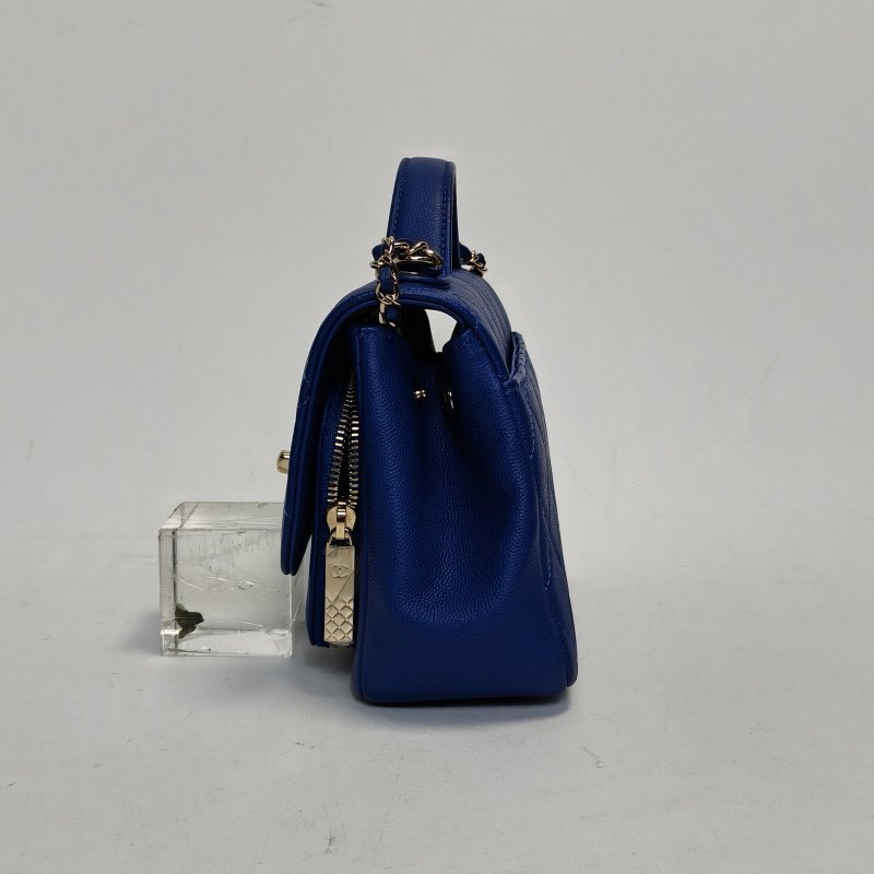 CHANEL BusinessAffinity口蓋郵差包配手柄小號19藍色荔枝牛皮29開金扣菱格紋肩背包-1