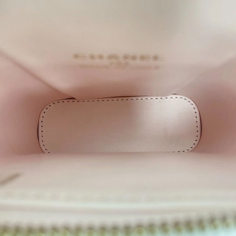 CHANEL 櫻花粉金菱格紋肩背斜背煙盒包10*13*4 98新配件保卡塵袋-1