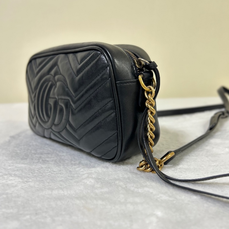 Gucci Marmont 雙 G 相機包斜背包-10
