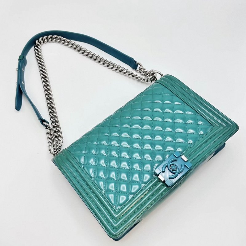 CHANEL 綠色漆皮中大號leboy鏈條包28*19*7.5 98新配件塵袋-2