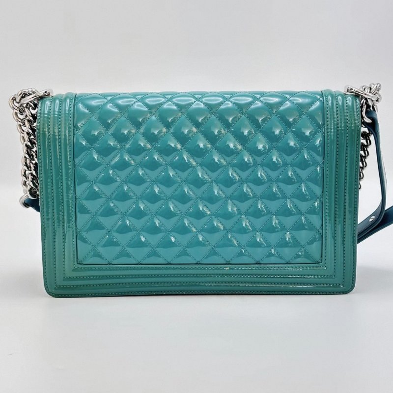 CHANEL 綠色漆皮中大號leboy鏈條包28*19*7.5 98新配件塵袋-3
