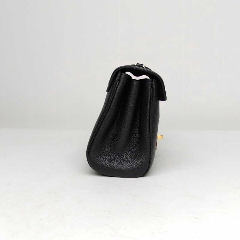 CELINE TeenSoft16寬肩帶黑色牛皮金扣肩背包-4