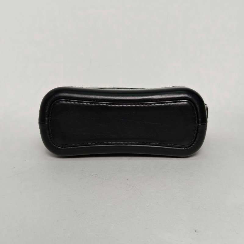 CHANEL GABRIELLE流浪小號20黑色牛皮25開金銀扣肩背包-4