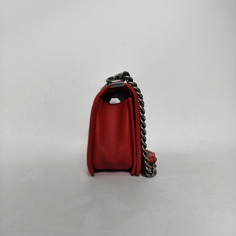 CHANEL Leboy中號25紅色牛皮17開銀扣肩背包-1