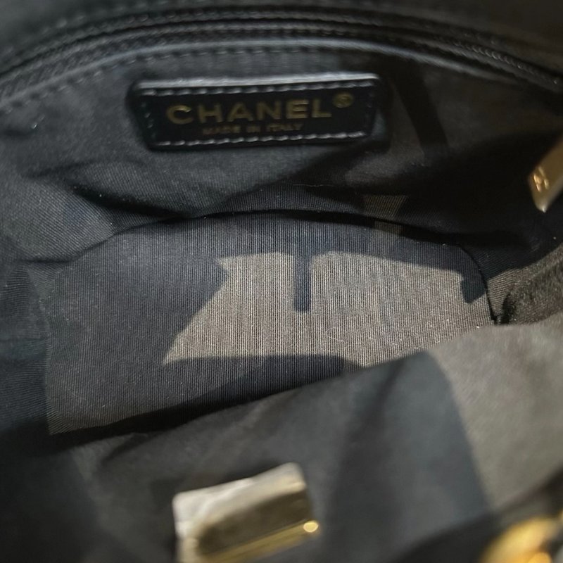 CHANEL 黑金23A子母抽繩水桶後背包17*16*11.5 99新配件塵袋-4
