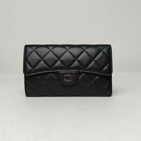 CHANEL 黑色羊皮15開銀扣CF長款三折口蓋錢包肩背包