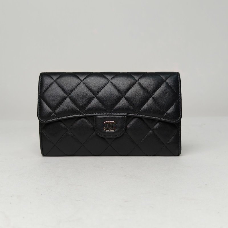 CHANEL 黑色羊皮15開銀扣CF長款三折口蓋錢包肩背包-0