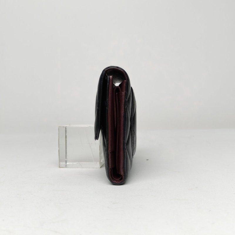 CHANEL 黑色羊皮15開銀扣CF長款三折口蓋錢包肩背包-1