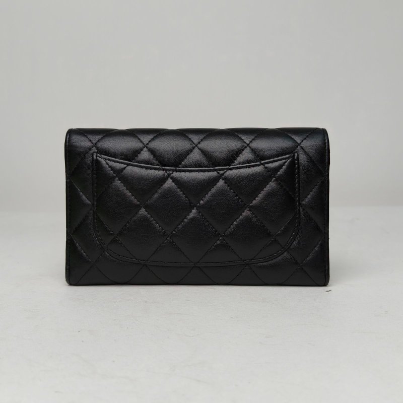 CHANEL 黑色羊皮15開銀扣CF長款三折口蓋錢包肩背包-2