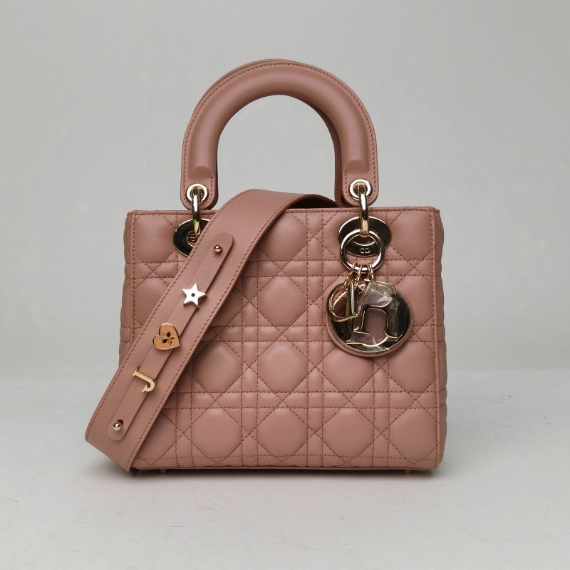 DIOR Lady戴妃包四格徽章肩帶粉色羊皮金扣2021肩背包-0