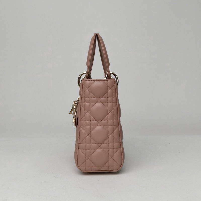 DIOR Lady戴妃包四格徽章肩帶粉色羊皮金扣2021肩背包-1